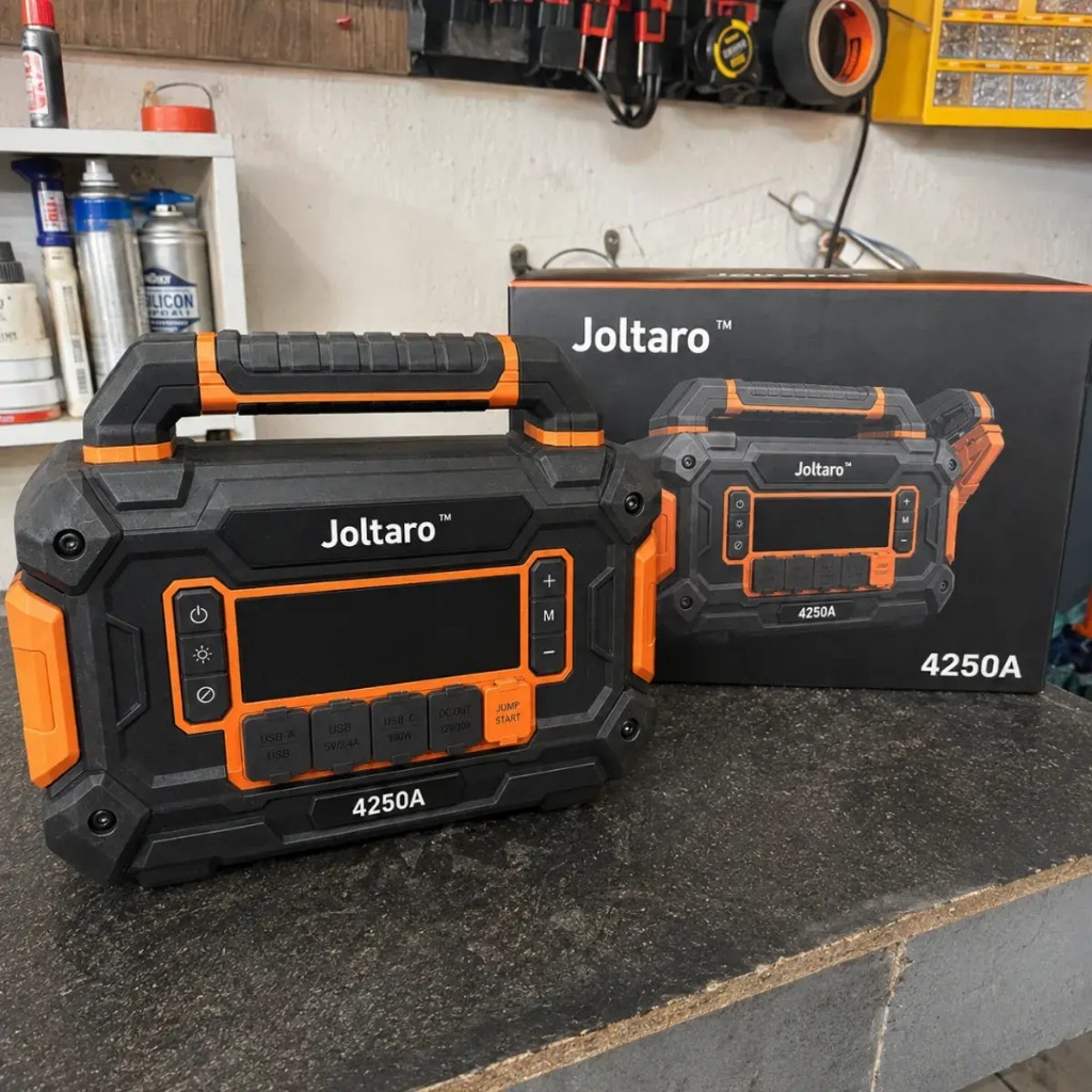 Zákazník používa Joltaro™ na naštartovanie auta